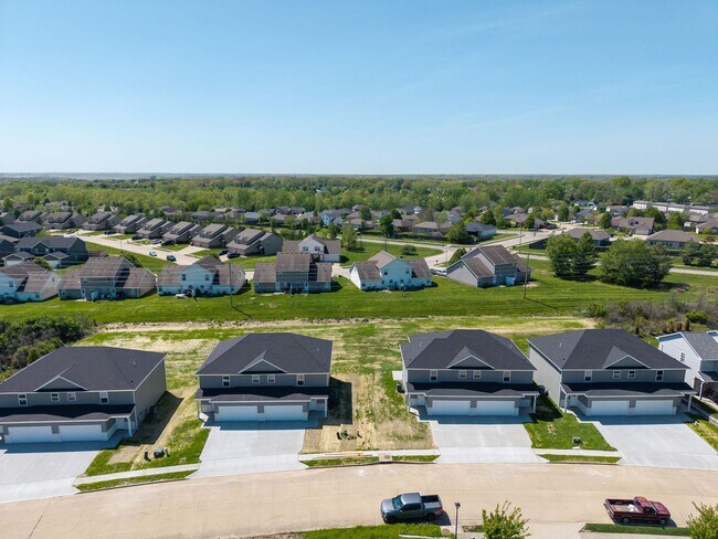 Foto del edificio - 5109-5111 Silver Mill Dr.