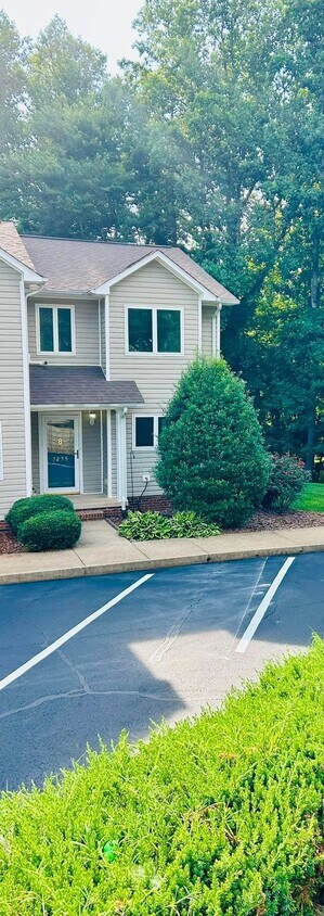Foto principal - 3235 White Oak Ct