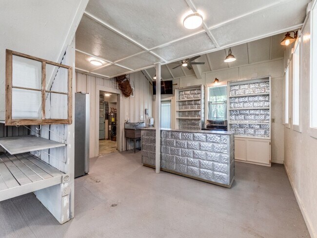 Foto del edificio - 1005 Center Cir