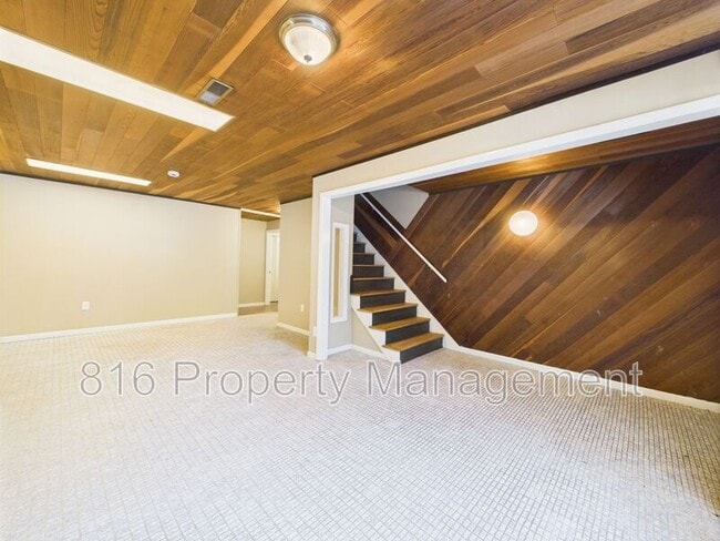 Building Photo - 7162 Woodson Rd