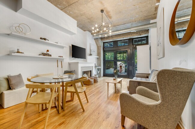 Foto del edificio - 1000 W 15th St
