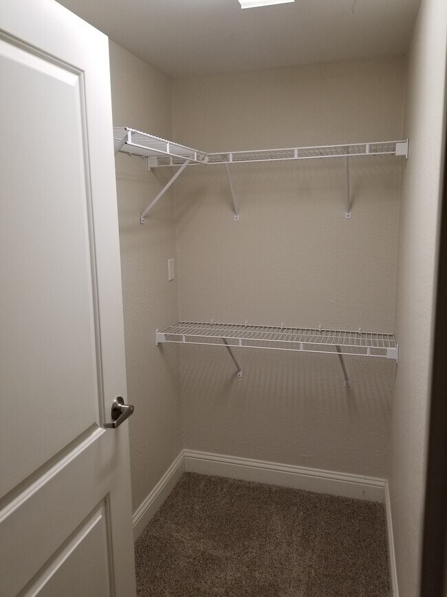 Foto del edificio - 700 E 8th St