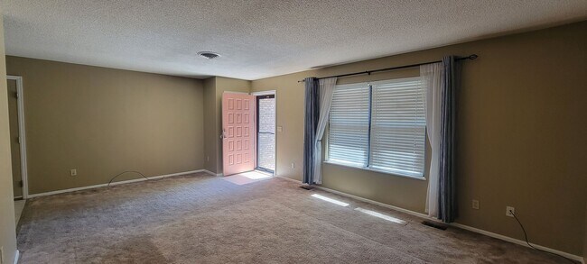 Foto del edificio - 3 bedroom 2 bath home