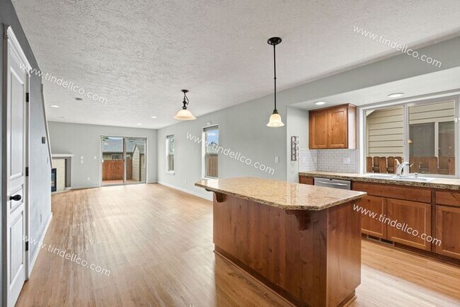 Building Photo - Spacious 3BR, 2.5BA Townhome Just Minutes ...