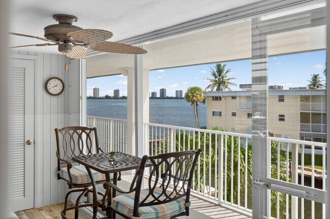 Foto del edificio - 110 Shore Ct