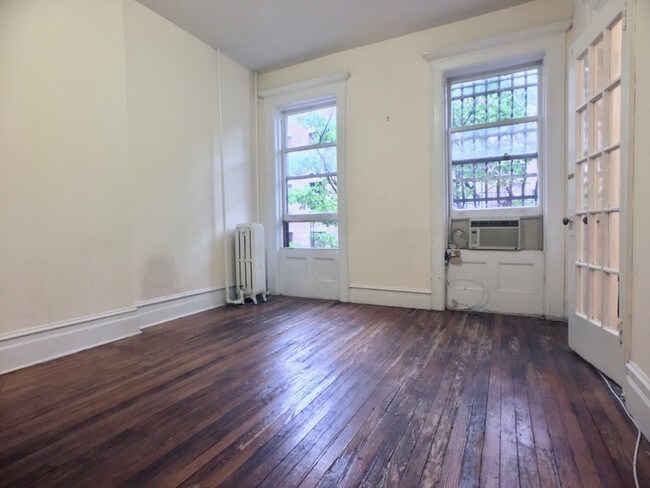 Building Photo - 616 W 113th St