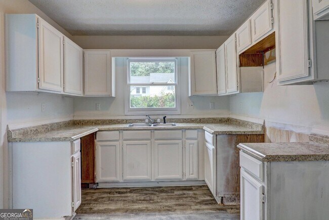 Building Photo - 2218 Wellington Cir