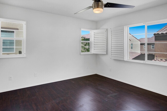 Building Photo - 607 Calle Vibrante