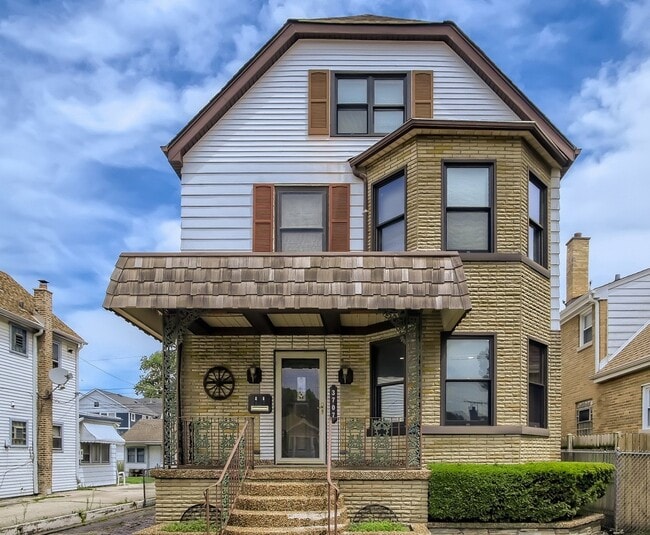Building Photo - 3707 N Nora Ave