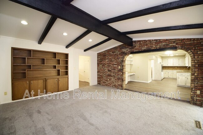 Foto del edificio - 7811 South College Ave E