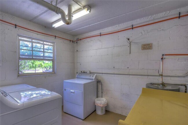 Building Photo - 230 N Bayshore Blvd