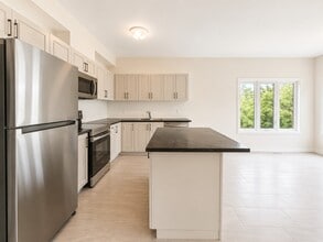 Building Photo - 70 Willson Dr