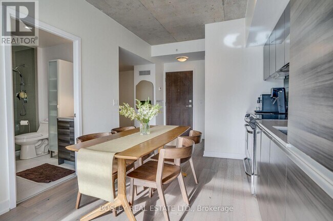 Photo du bâtiment - 1190 Dundas St E