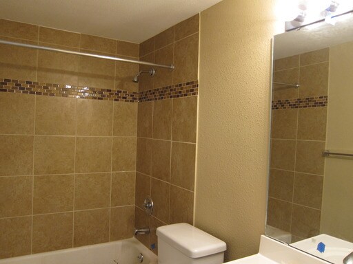 Foto del edificio - 830 Maplehurst Ct