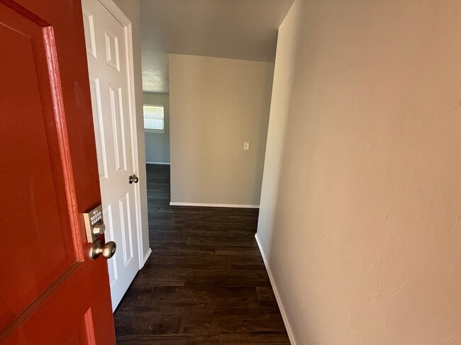 Foto del edificio - 5813 NW 66th St