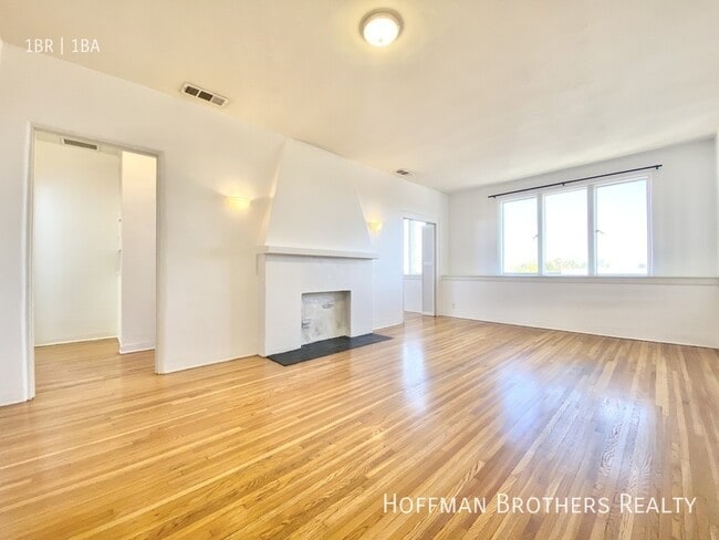 Building Photo - 706 N Curson Ave