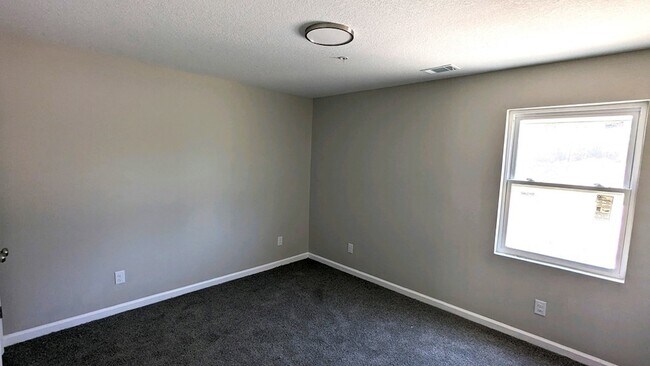 Foto del edificio - 1474 Kelly Dr