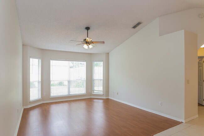Foto del edificio - 7624 Pilgrims Trace Dr