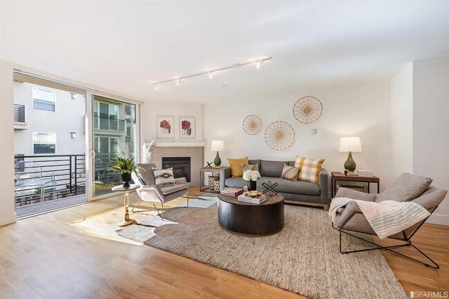 Photo - 1277 Howard St House