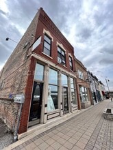 Building Photo - 220 Main St