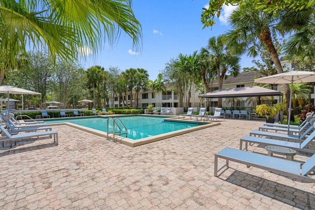 Building Photo - Lakepointe at Jacaranda