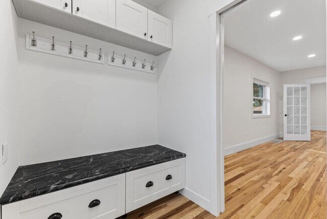 Foto del edificio - 606 Cromwell Ave