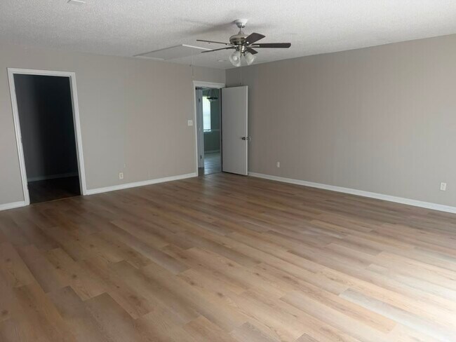 Foto del edificio - 727 Timber Ridge Trail