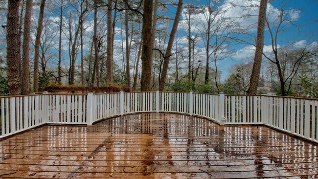 Building Photo - 3741 Greenhill Dr