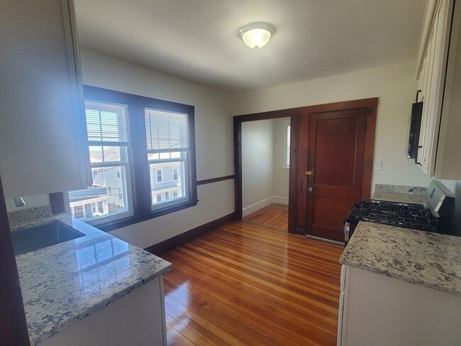 Building Photo - 32 Boutwell St