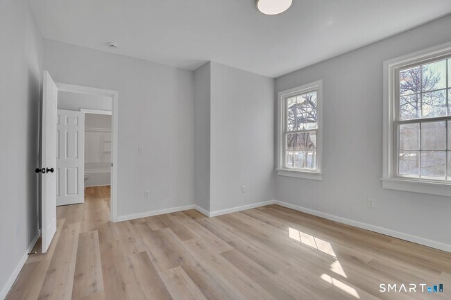 Foto del edificio - 192 Hartford Rd