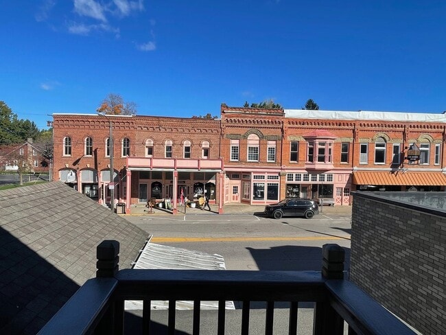 Building Photo - 263W