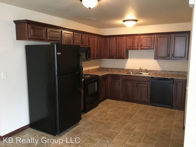 Building Photo - 112 SE Rock Garden Ln