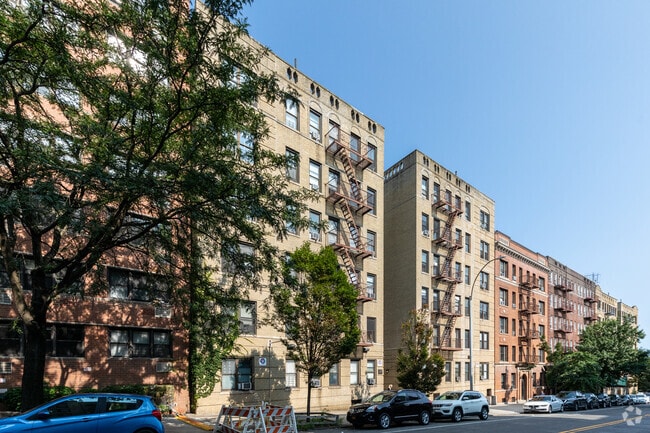 Building Photo - 254 Seaman Ave