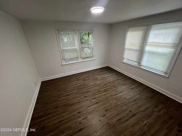 Photo - 451 Long Branch Blvd House