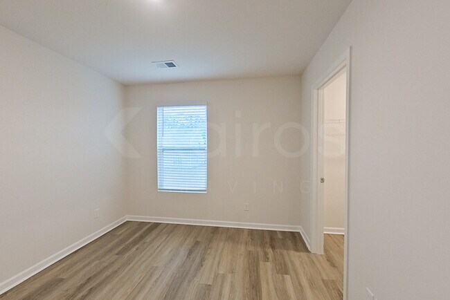 Foto del edificio - 121 Overstreet Way