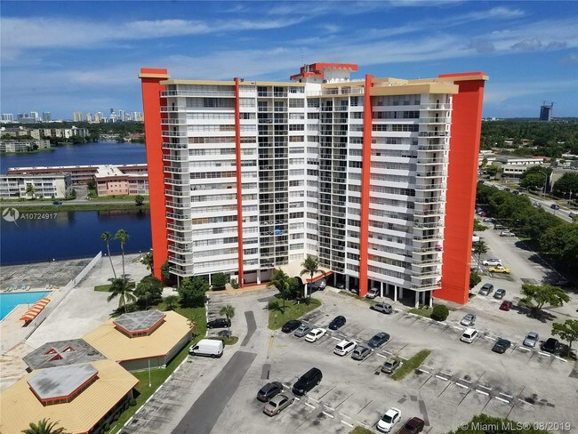Foto del edificio - 1301 NE Miami Gardens Dr
