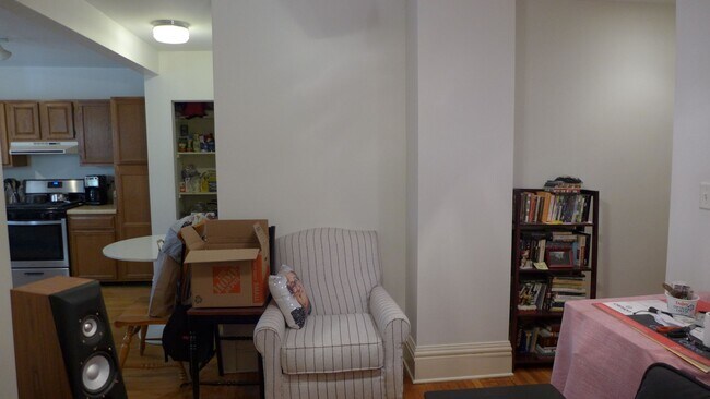 Foto del edificio - 136 Elgin Ave