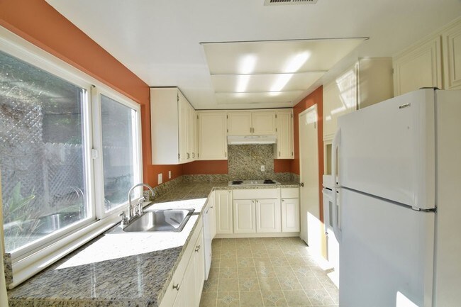 Building Photo - 96 Santa Maria Dr