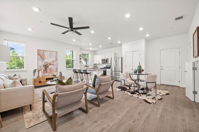 Building Photo - 9015 Cattle Baron Path