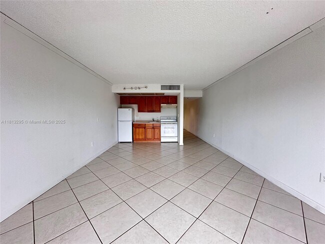 Building Photo - 13455 SW 16th Ct