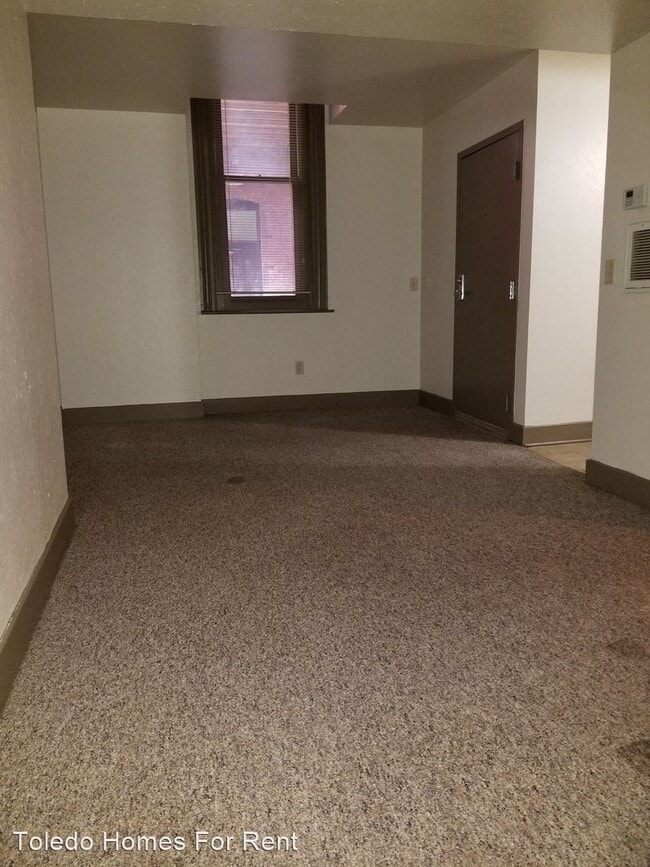 Building Photo - 1010 Ostrich Ln