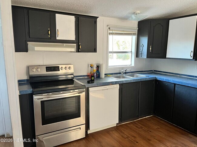 Foto del edificio - 2065 Candlewood Ct