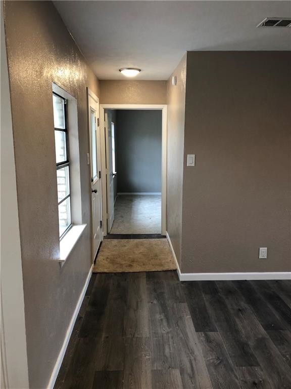 Building Photo - 2824 Oates Dr