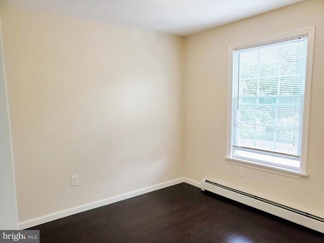 Building Photo - 345 Nassau St
