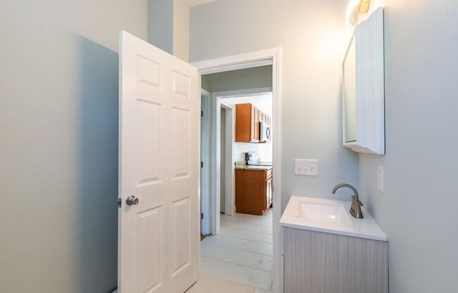 Building Photo - 9 Denton St