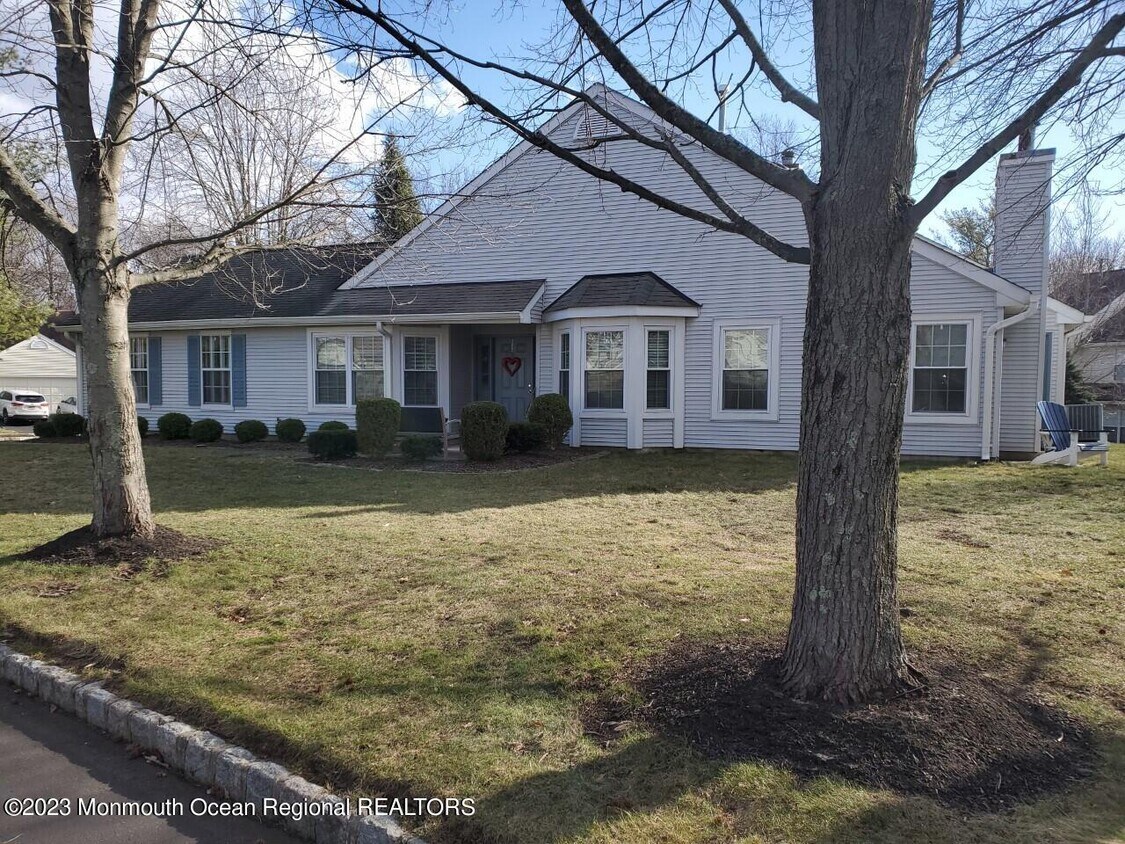 200 Century Way, Manalapan Township, NJ 07726 Condo for Rent in Manalapan Township, NJ