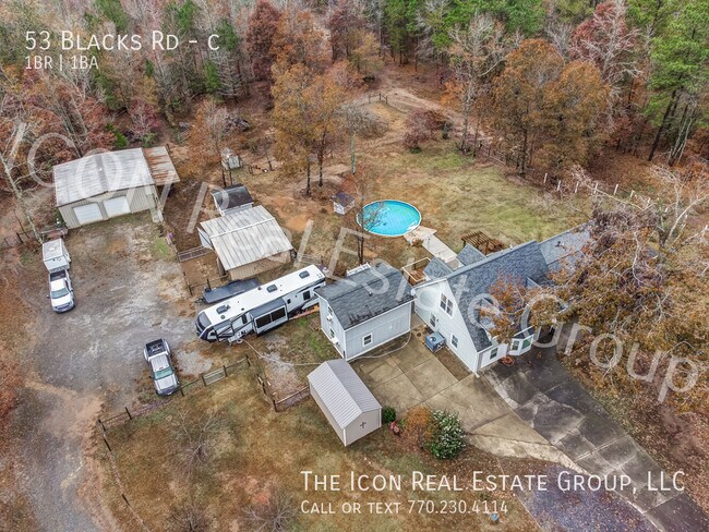 Building Photo - 1/1 home in the country