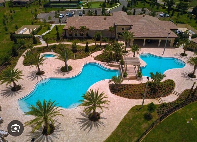 Building Photo - 8950 Fallen Oak Dr