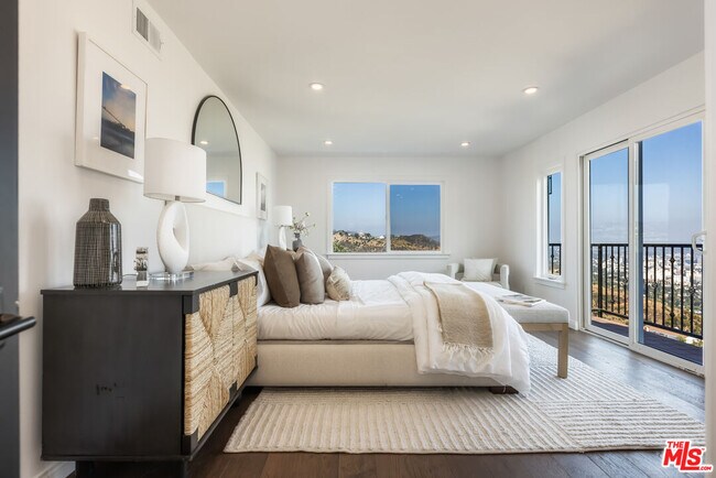 Foto del edificio - 8300 Grand View Dr