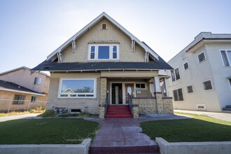 Building Photo - 4051 Normandie Ave